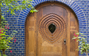 Dreihäusergruppe, Detailansicht Eingangsportal - Das Blaue Haus